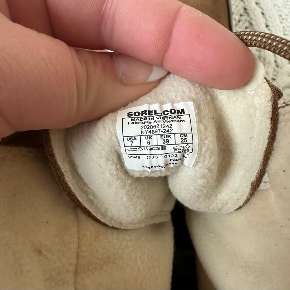 SOREL Explorer Joan II Size 7 Boot